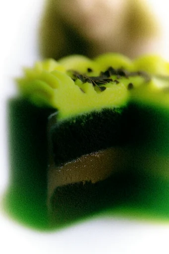 Radioactive Minimalist Blur style reference image — high contrast composition