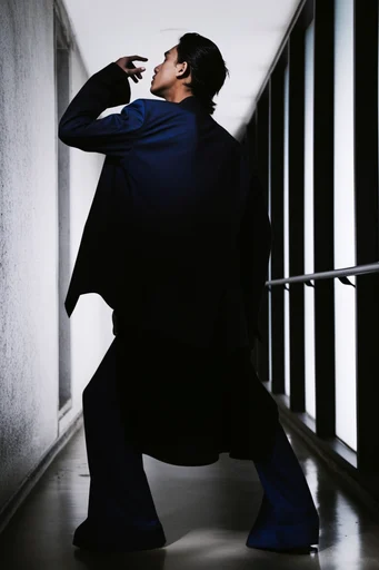 Nocturnal Avant-Garde Noir style reference image — dramatic chiaroscuro lighting