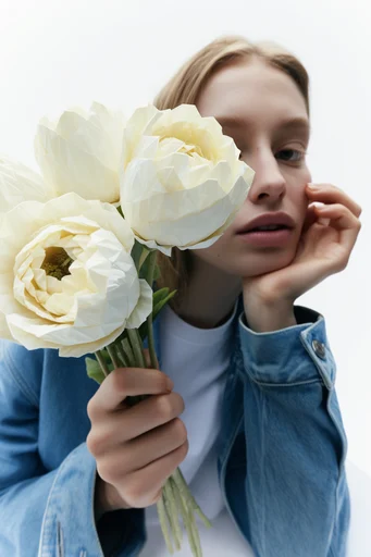 Distorted Minimalist Studio style reference image — intimate close-up