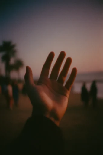 Atmospheric Analog Nostalgia style reference image — analog light leaks