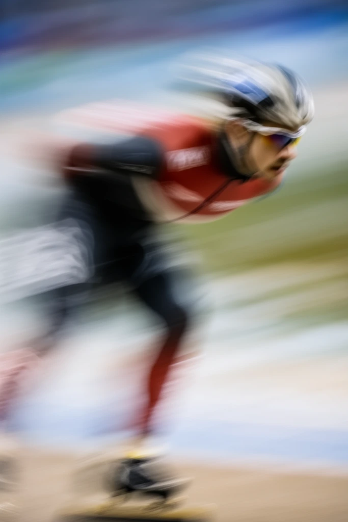 Dynamic Kinetic Abstraction style AI image example 2