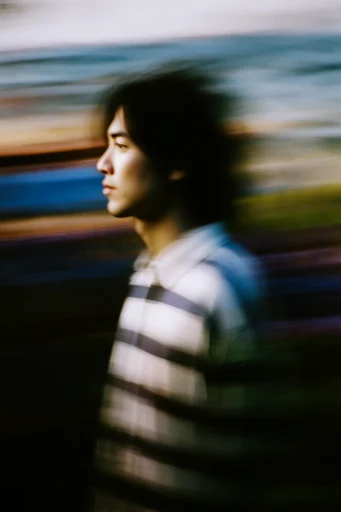 Kinetic Luminous Blur style reference image — abstract velocity
