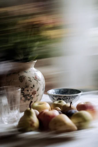 Kinetic Blur Velocity style reference image — panning shot