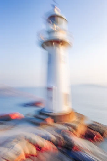 Dynamic Kinetic Abstraction style reference image — saturated warm contrast