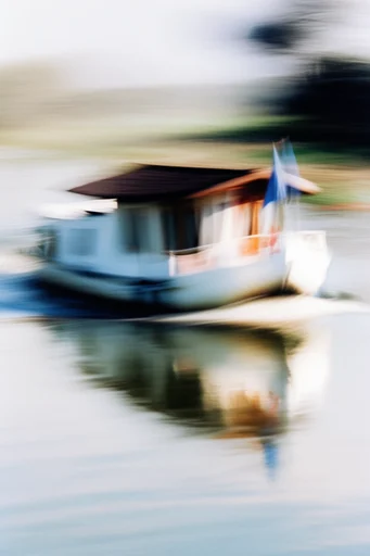 Ethereal Kinetic Motion style reference image — kinetic energy