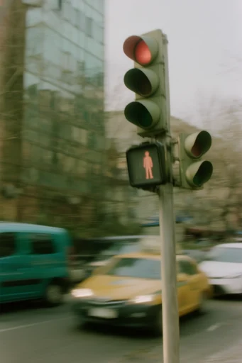 Cinematic Urban Motion style reference image — motion blur