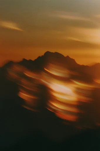 Spectral Amber Motion style reference image — high contrast spectral