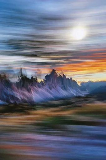 Kinetic Luminous Blur style reference image — intentional camera movement