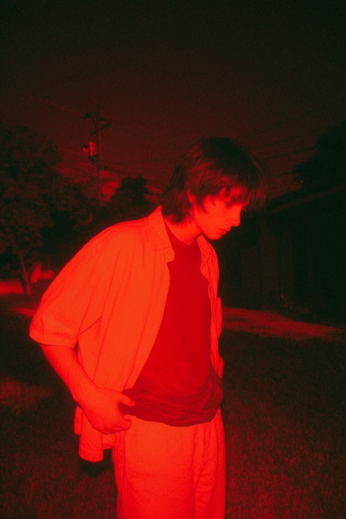 Crimson Noir Dreamscape style AI image example 1