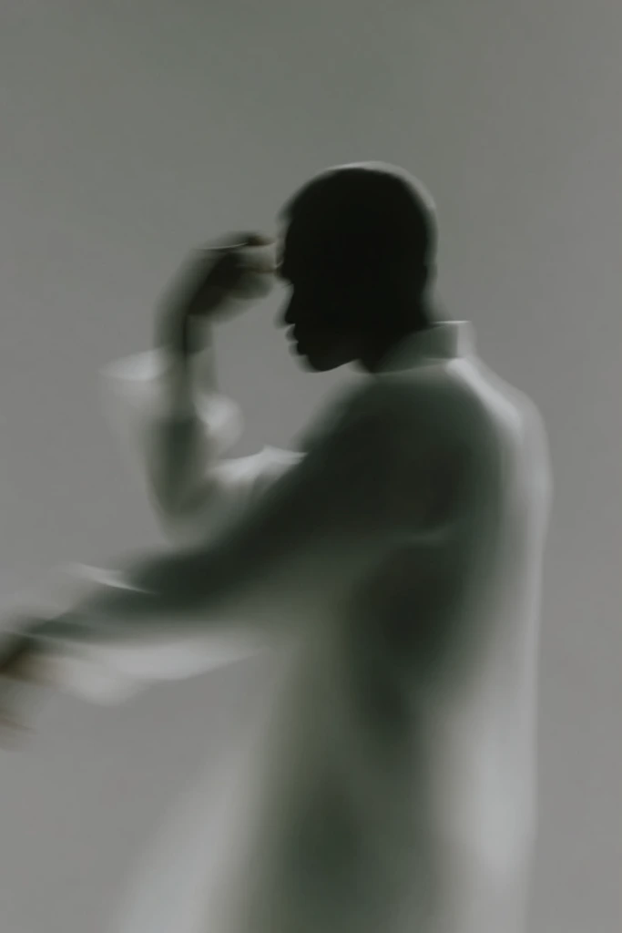 Ethereal Kinetic Minimalism style AI image example 1