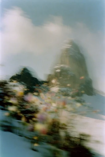 Kinetic Nostalgic Blur style reference image — intentional camera blur