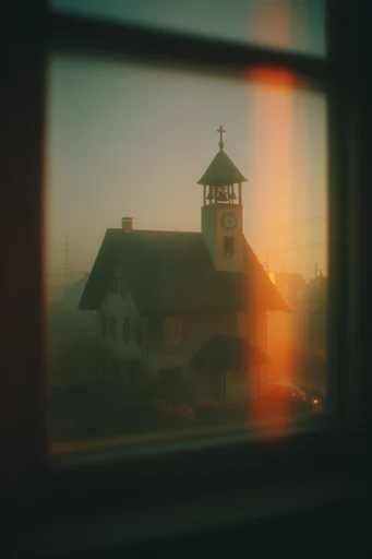 Amber Nocturne Pictorialism style reference image — cinematic motion blur