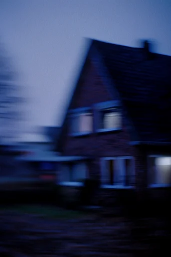 Ethereal Twilight Motion style AI image example 4