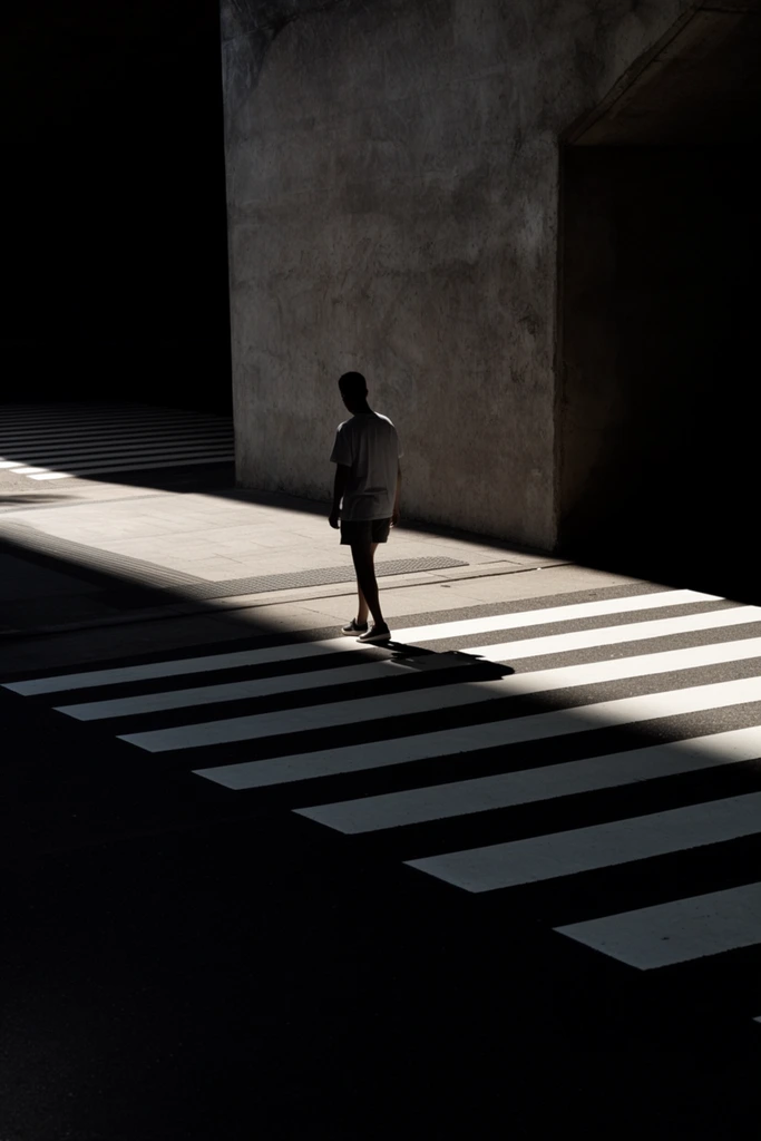 Cinematic Urban Chiaroscuro style AI image example 2