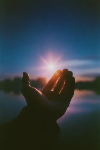 Ethereal Twilight Nostalgia style reference image — ethereal light bloom
