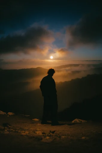 Cinematic Twilight Nostalgia style reference image — 35mm film grain