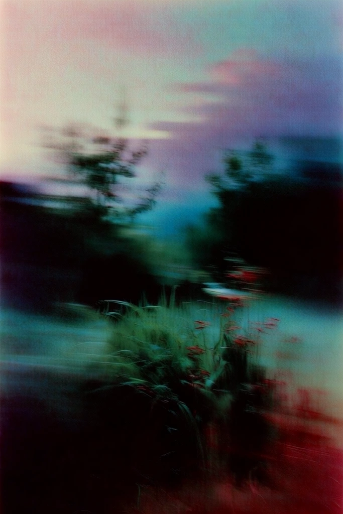 Ethereal Motion Blur style AI image example 2
