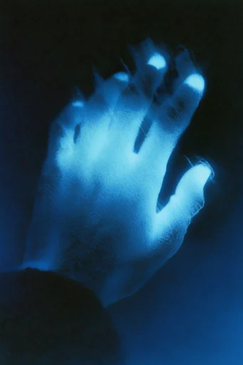 Luminescent Spectral Glitch style reference image — high-contrast chiaroscuro