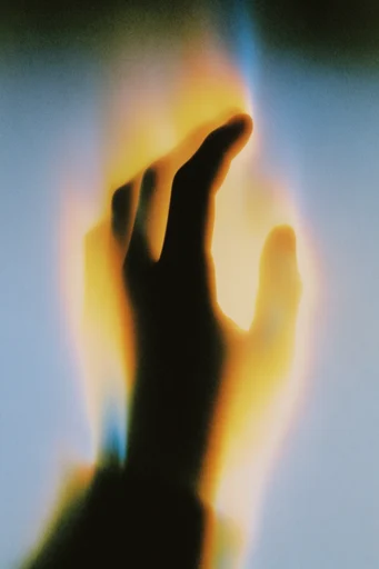 Apocalyptic Thermal Nocturne style reference image — thermal halo glow