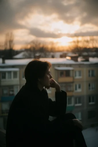 Nostalgic Amber Cinematic style reference image — cinematic golden hour