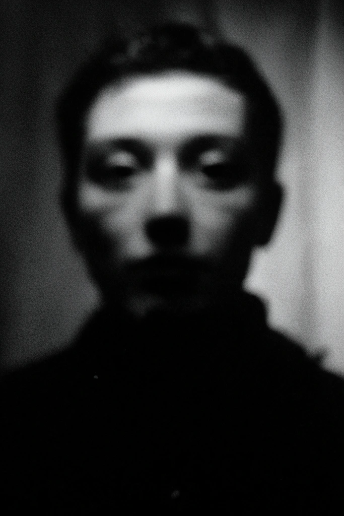Submerged Noir Grain style AI image example 1