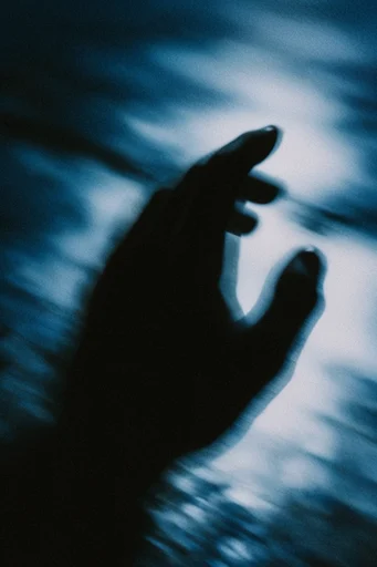 Spectral Noir Luminescence style reference image — high contrast