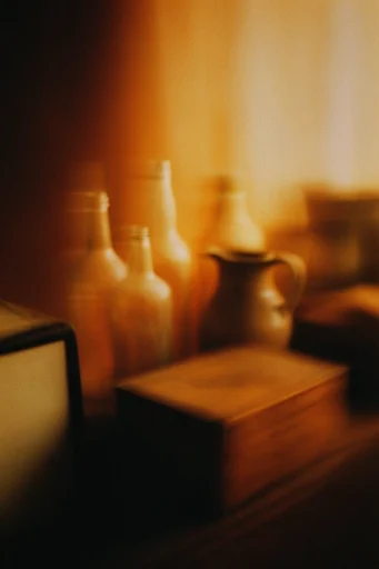 Kinetic Amber Nocturne style reference image — amber and crimson palette