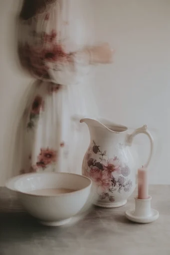 Ethereal Minimalist Serenity style reference image — soft diffused lighting