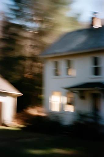 Cinematic Urban Blur style reference image — high contrast street photography