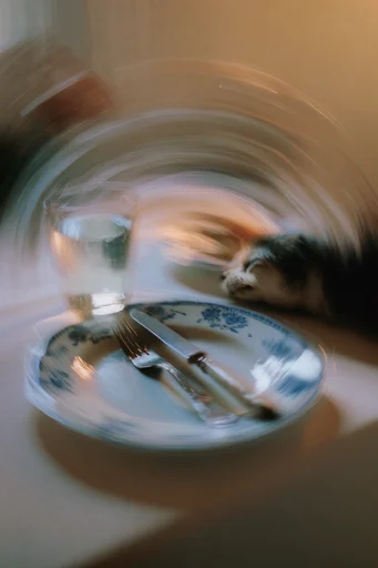 Kinetic Temporal Motion style reference image — motion blur