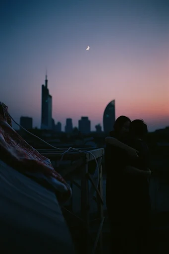 Ethereal Twilight Motion style reference image — cinematic light leaks