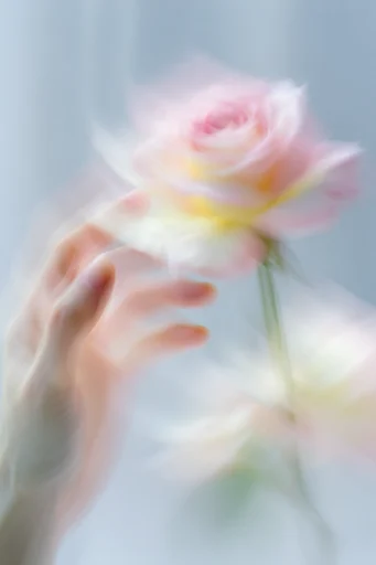 Kinetic Impressionist Motion style reference image — painterly light streaks
