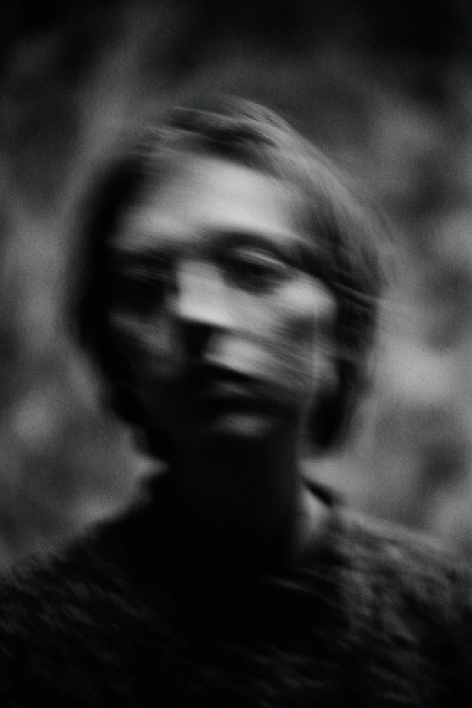 Ethereal Grain Noir style AI image example 1