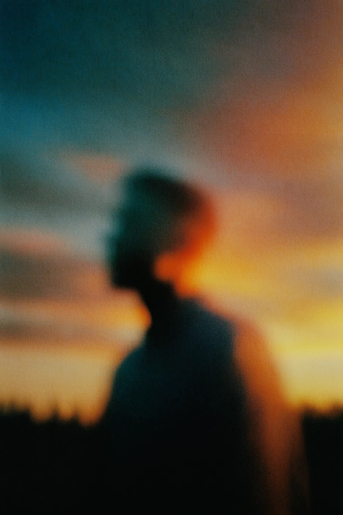 Dreamy Nocturnal Blur style AI image example 1