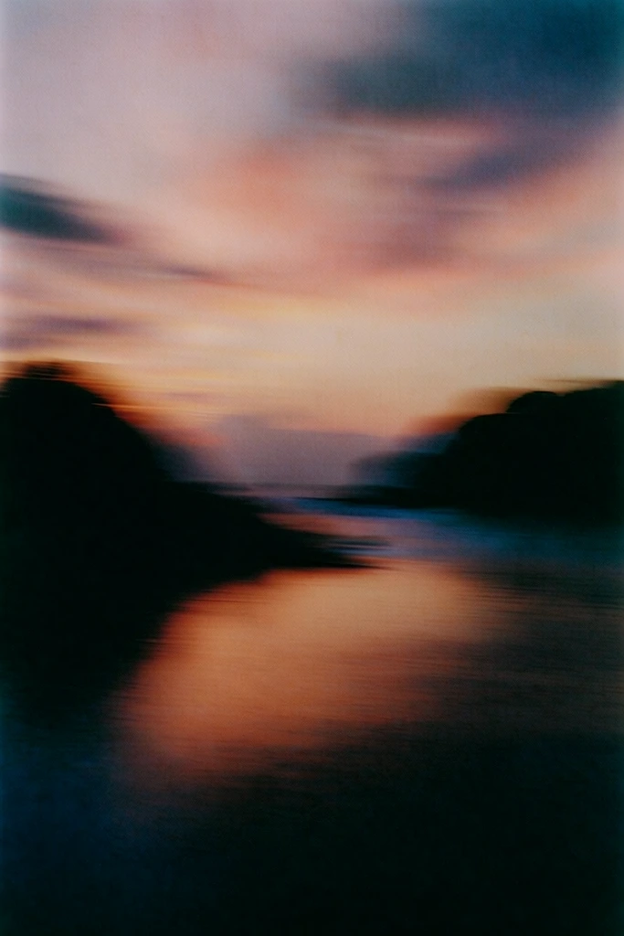 Amber Kinetic Nostalgia style AI image example 2
