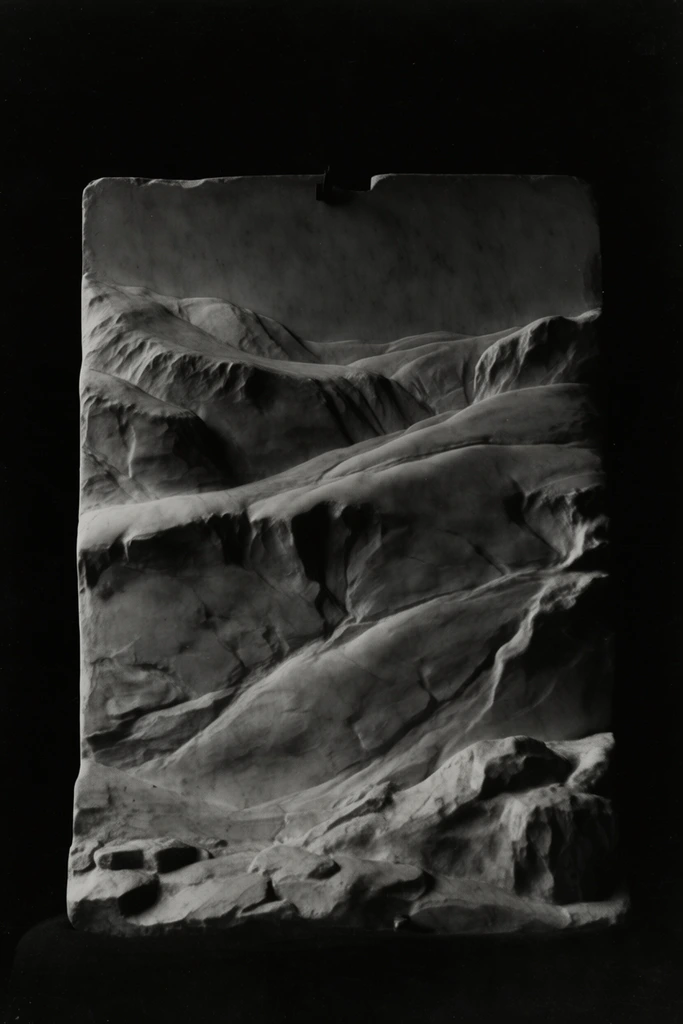 Monochrome Geometric Chiaroscuro style AI image example 2