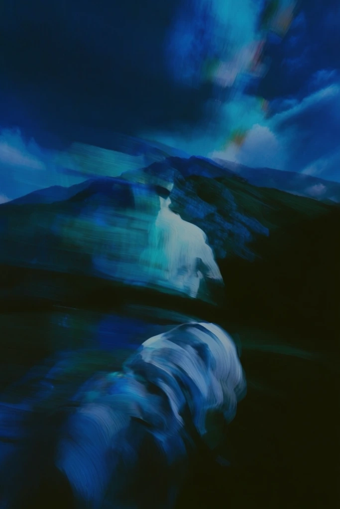 Spectral Cobalt Motion style AI image example 2