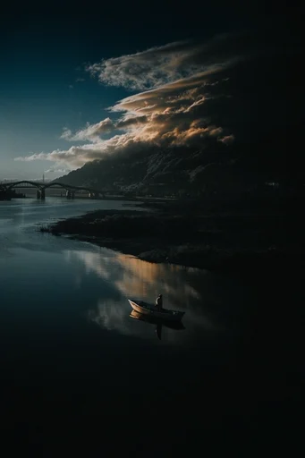 Cinematic Chiaroscuro Noir style AI image example 2