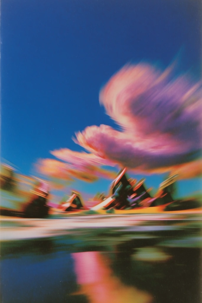 Kinetic Prismatic Nocturne style AI image example 2