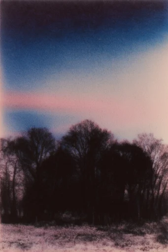 Ethereal Solarized Nocturne style reference image — chromatic aberration