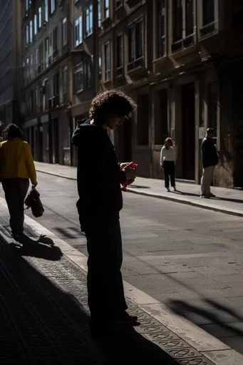 Cinematic Urban Chiaroscuro style reference image — cinematic urban chiaroscuro