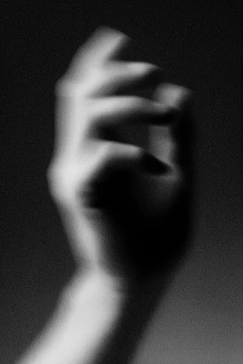 Ethereal Noir Pictorialism style reference image — ethereal motion blur