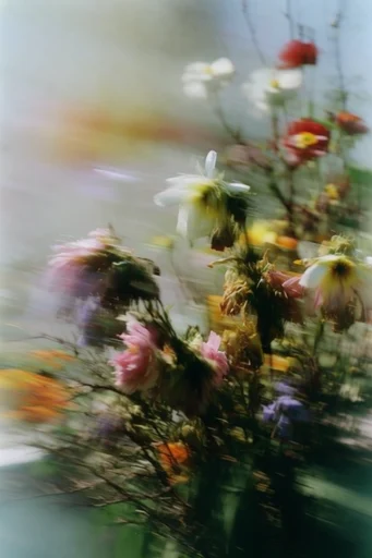 Kinetic Nostalgic Blur style reference image — dreamy long exposure