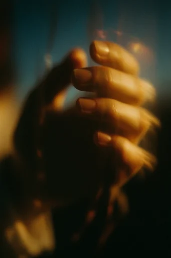 Amber Nocturne Pictorialism style reference image — soft-focus pictorialism
