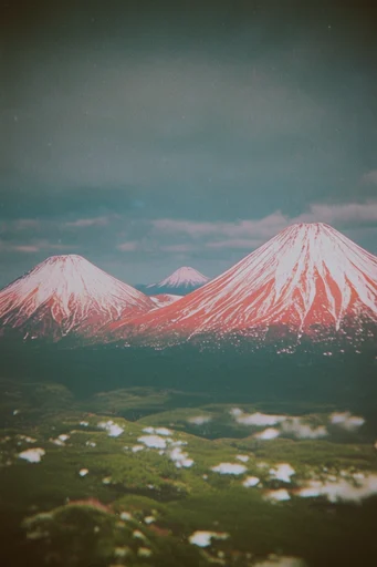 Nostalgic Analog Earth style reference image — 35mm analog film grain