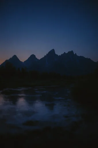 Cinematic Nocturnal Introspection style reference image — cinematic 35mm film grain