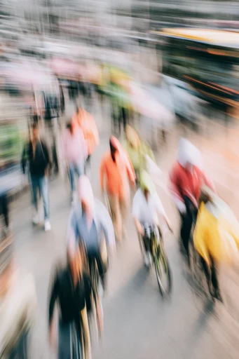 Dynamic Kinetic Velocity style reference image — motion blur