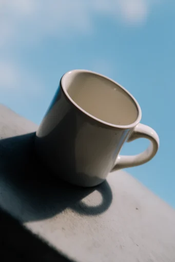Dynamic Low-Angle Perspective style reference image — worm's-eye view