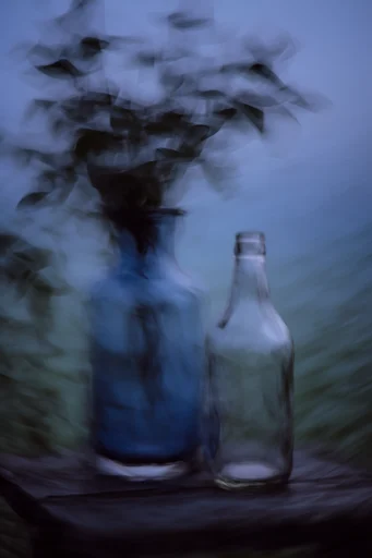Kinetic Minimalist Impressionism style reference image — cool blue and teal palette