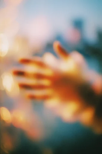 Atmospheric Memory Impressionism style reference image — atmospheric motion blur